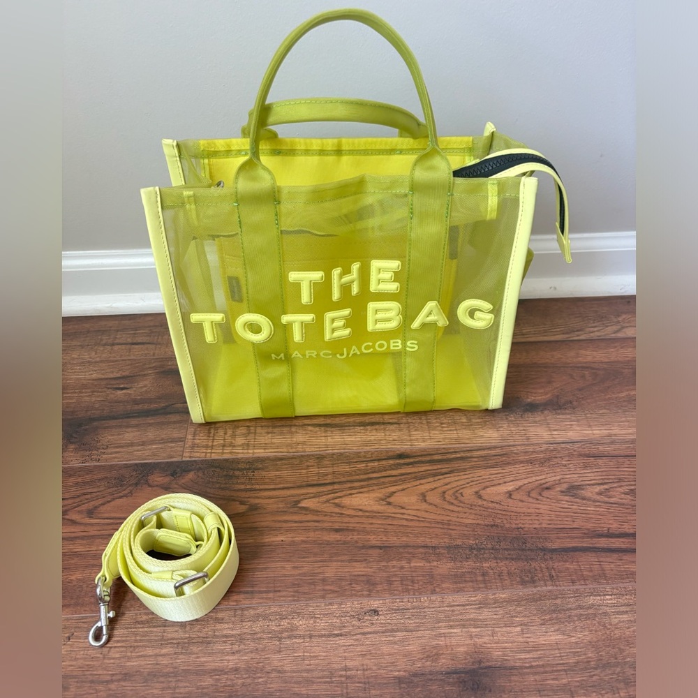 A Marc Jacob’s Mesh Tote Bag large with Dust Bag both in Good Condition